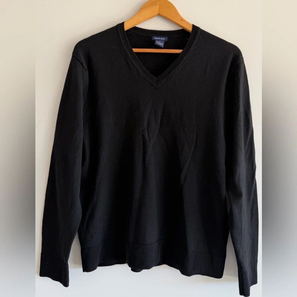 GAP Mens Size L Black Merino Wool V-Neck Sweater Classic Preppy Minimalist